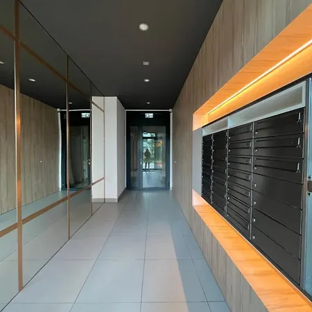 Inside Airport & Business Apartment *
