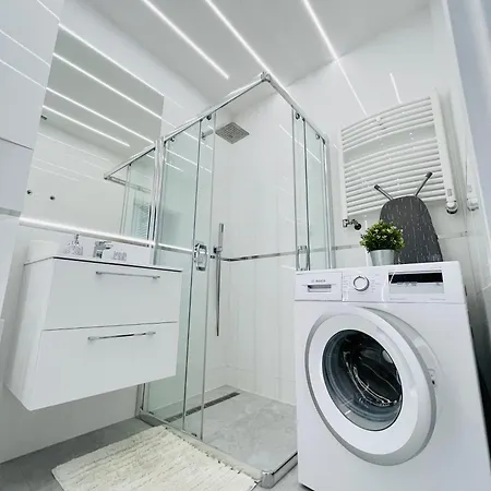 Inside Airport & Business Warschau