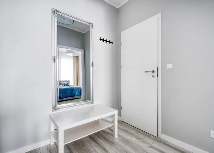 아파트 Inside Airport & Business