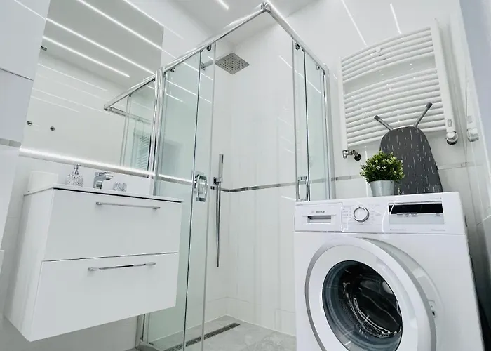 Inside Airport & Business 바르샤바